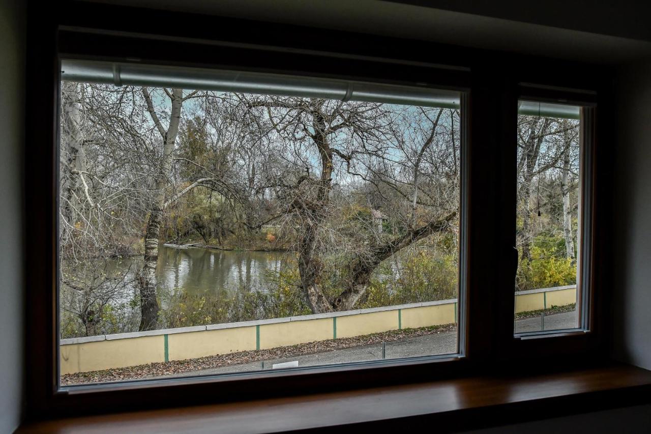 Appartement Bodrog33 Riverhouse
